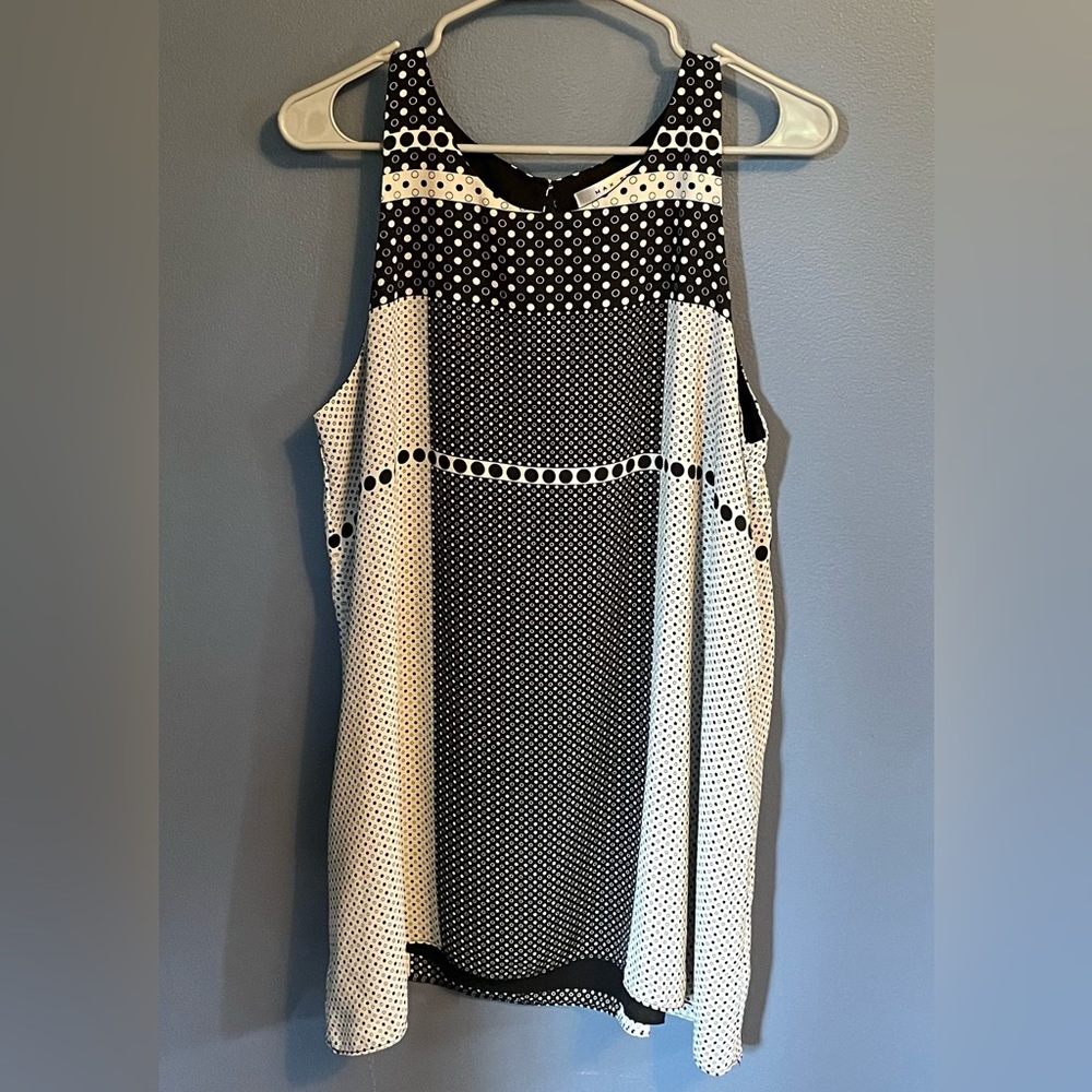 Max Studio sleeveless blouse / Black & Dove Gray polka dot/ Sz Large / Like new!